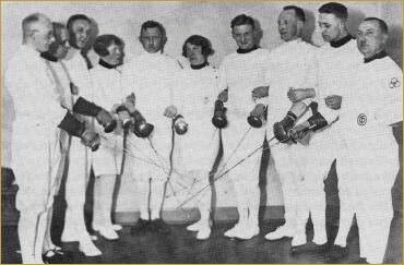 1930, Theo Osiander 5. v.l., Karl Wiemann 2. v.r.