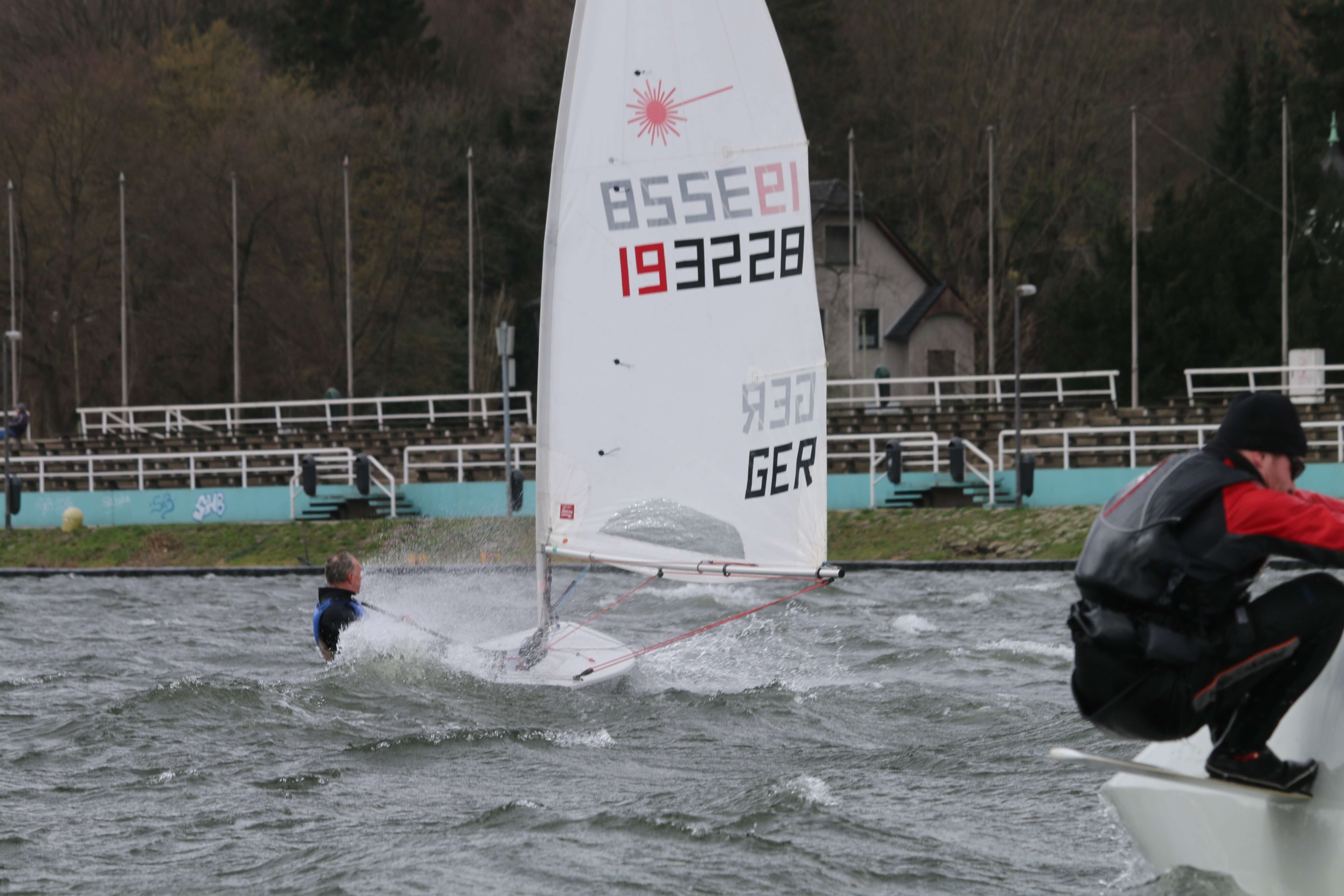 Laser testen den Wind am Samstag.