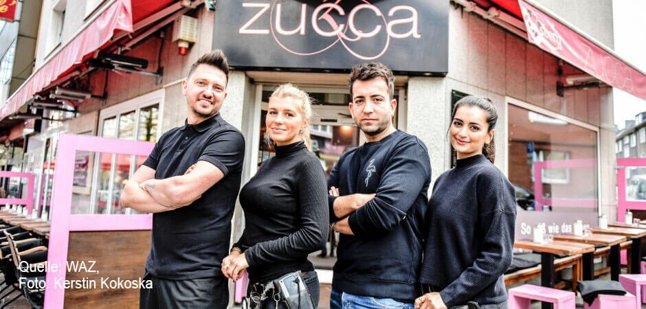 Muzaffer &bdquo;Muzzi&ldquo; K&ouml;k (2.v.r.) mit dem Team vom Zucca, Dennis Lauenroth, Nina Staudinger und Diana Aria (v.l.).